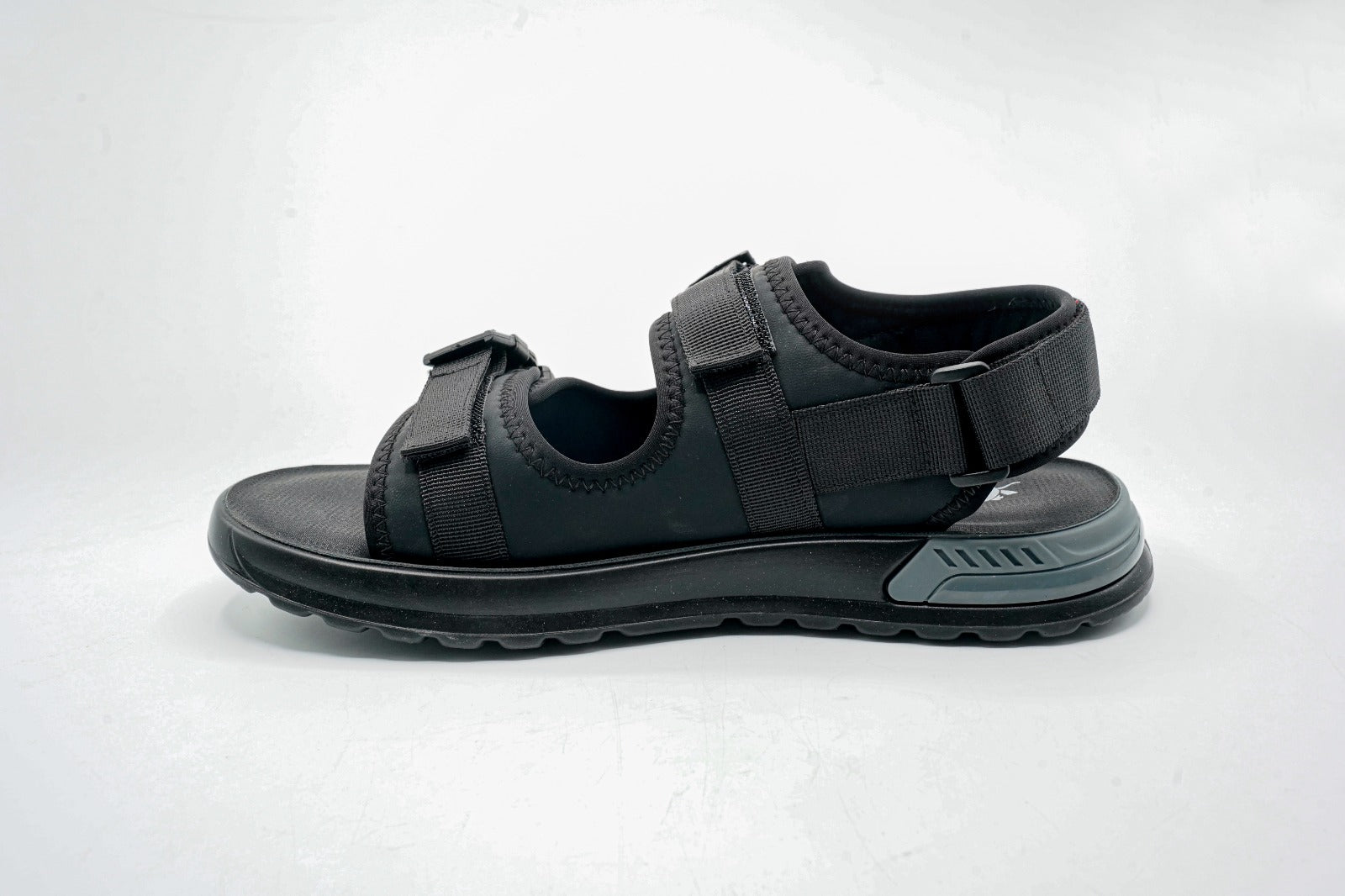 7007-MODEL:Men Luxurious Sandal     (Imported)