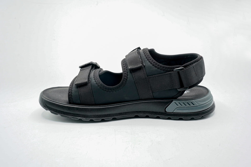 7007-MODEL:Men Luxurious Sandal     (Imported)
